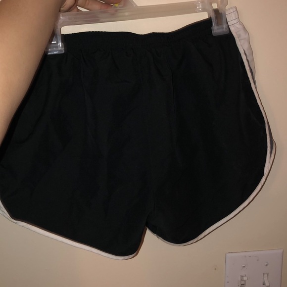 Nike shorts - Picture 4 of 4